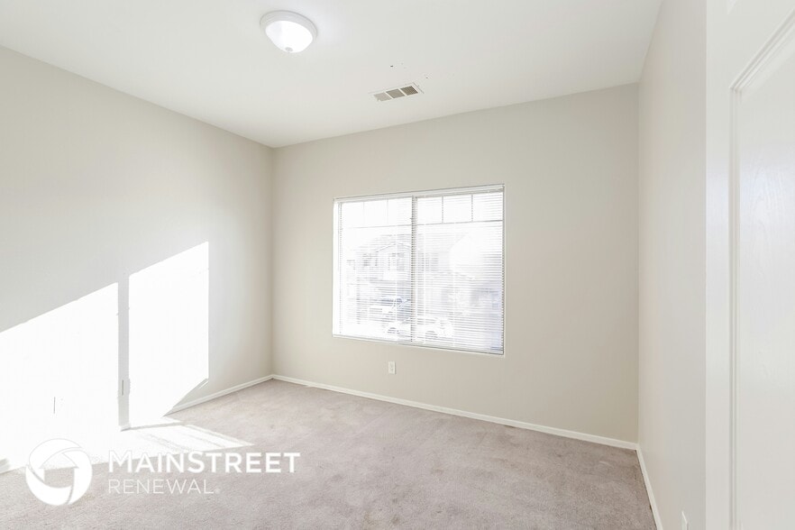 Building Photo - 5334 W Bowker St