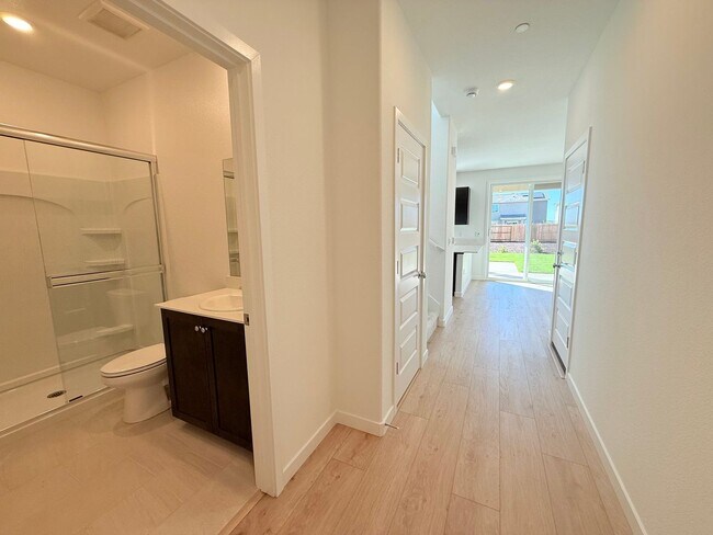 Building Photo - 10370 Bayson Wy