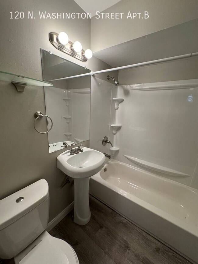 Building Photo - 120 N Washington St