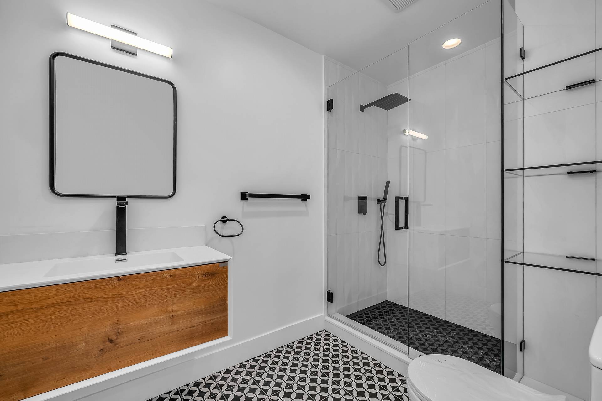 Bathroom #2 - 1531 Wellesley Ave