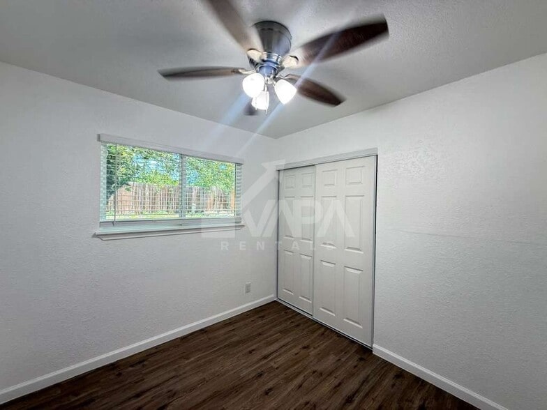 Building Photo - 4002 Fire Sun