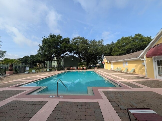 Building Photo - 2019 Dixie Belle Dr