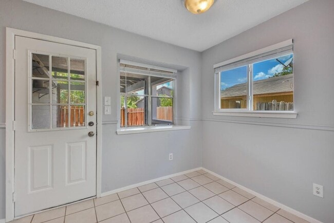 Building Photo - 6020 Westcreek Dr