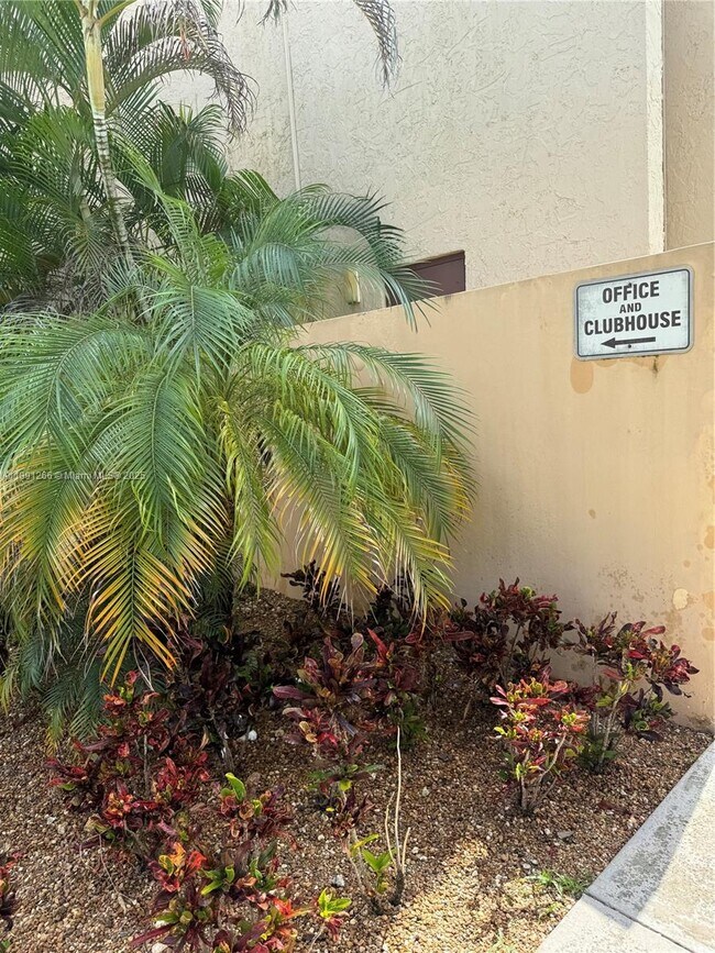 Primary Photo - 8415 SW 107th Ave