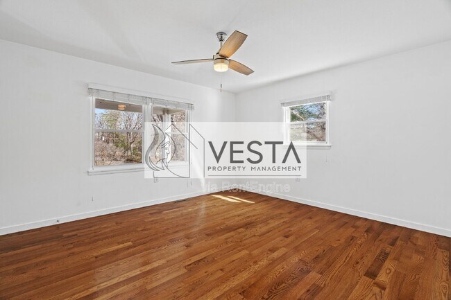 Building Photo - 6 Dogwood Ct