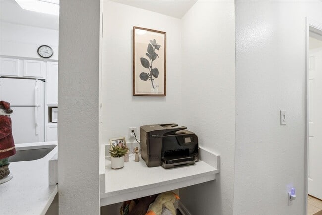 Building Photo - 2801 Chancellorsville Dr