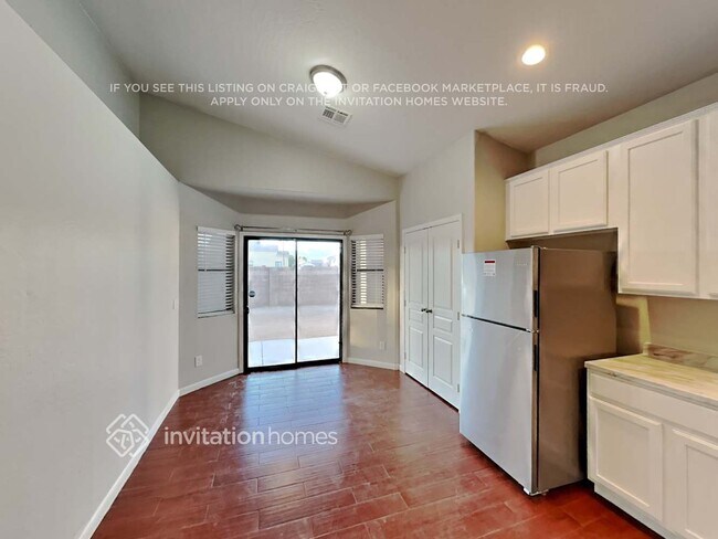 Building Photo - 2555 W Lynne Ln