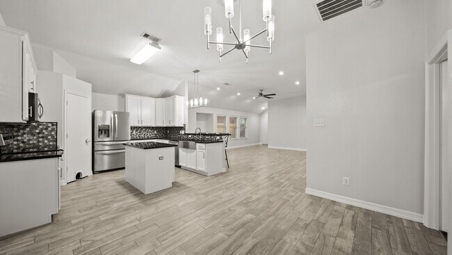 Building Photo - 15218 Arnold