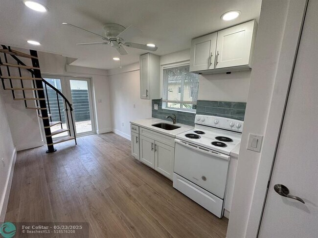 Primary Photo - 1110 W Las Olas Blvd
