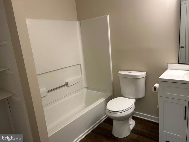 Building Photo - 804 Briarwood Ct