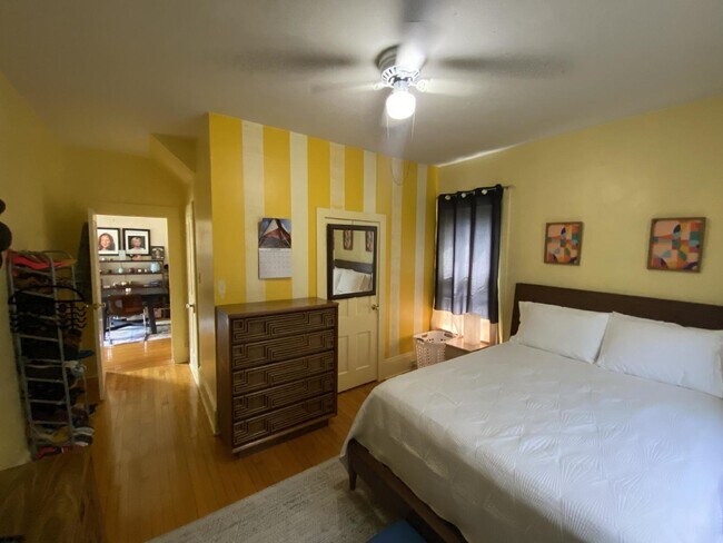 Building Photo - Spacious 1 Bedroom Upper Duplex Near Downtown Eau Claire - Available September 1st!