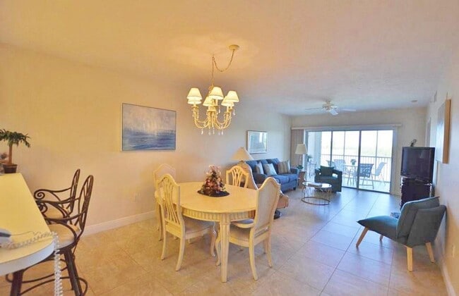 Building Photo - ***SHORT TERM/LONG TERM RENTAL***WEEKLY RE...