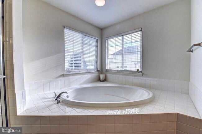 Building Photo - 110 Hunton Dr