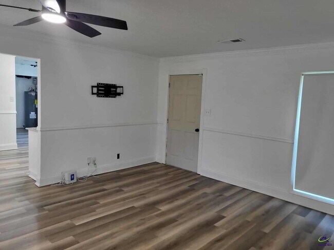 Building Photo - 2800 S Estates Rd