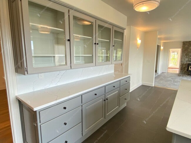 Building Photo - Luxury Living with Unmatched Cascade Views...