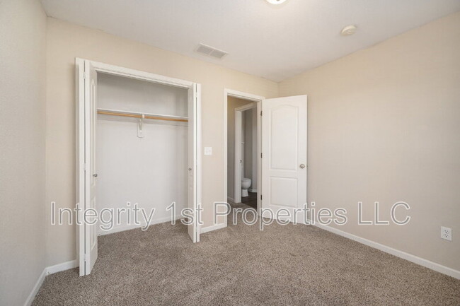 Building Photo - 5931 NW 90th Terrace