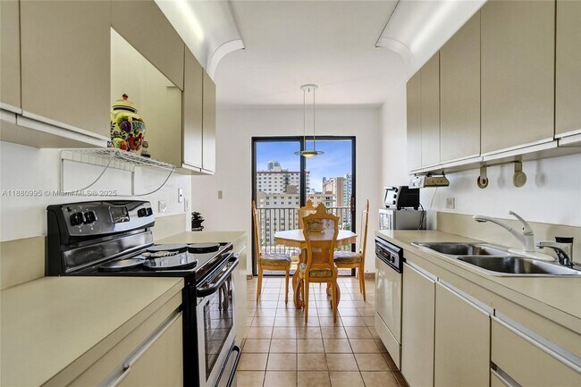 Building Photo - 1201 S Ocean Dr