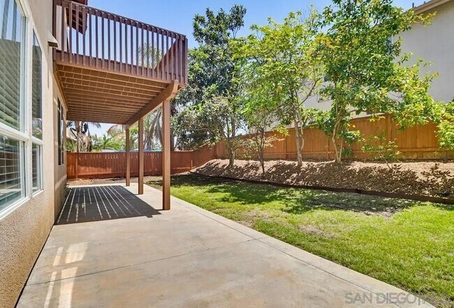 Building Photo - 1100 Corrales Ln