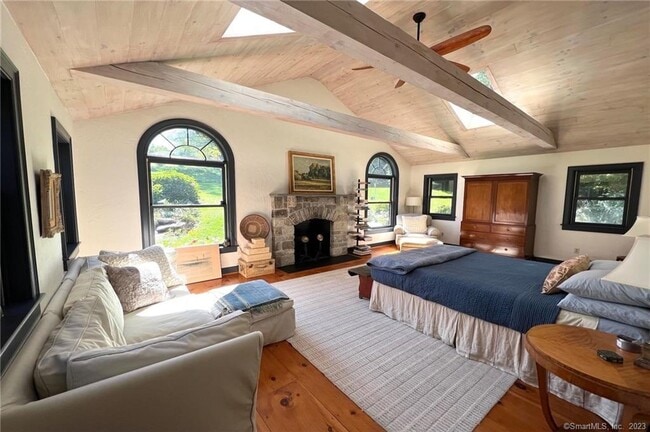 Building Photo - 11 Rolling Hills Dr