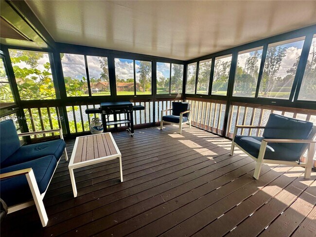 Building Photo - 6300 Royal Woods Dr