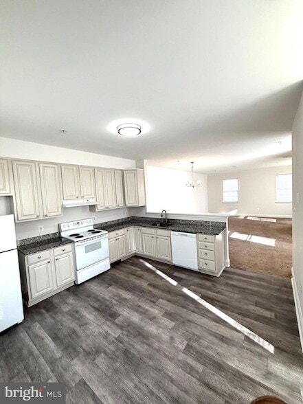 Building Photo - 107 Burck St