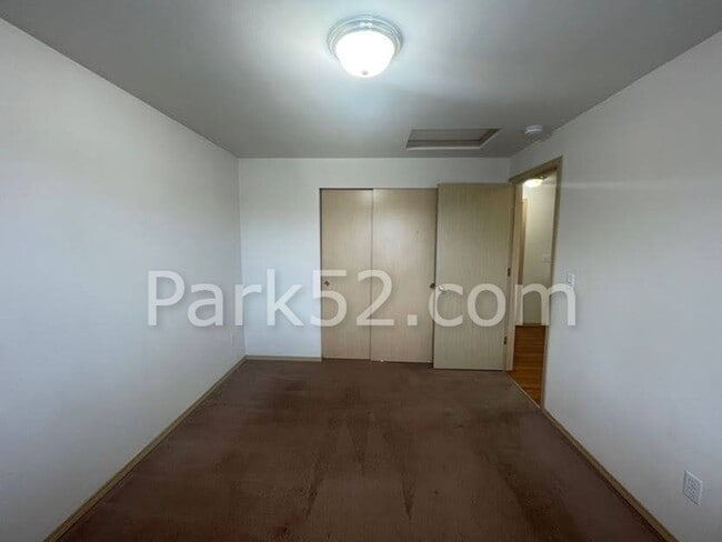 Building Photo - 4 Bedroom 2.5 Bathroom Single Family Home in Tacoma!