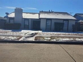 Building Photo - 7118 Blackwillow Ln