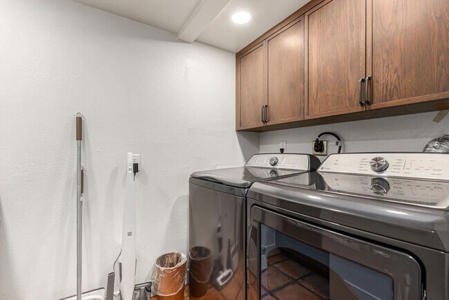 Building Photo - 8531 E Keim Dr