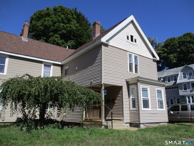 Building Photo - 42-44-44 Chapman St
