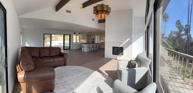 Building Photo - 2940 Sunset Hills