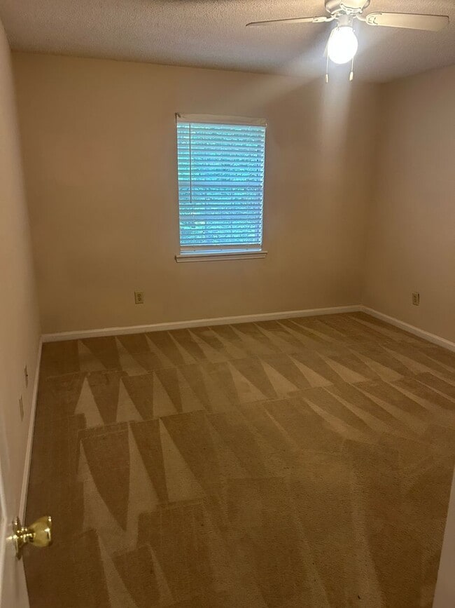 Building Photo - Winfield Chase Apartments