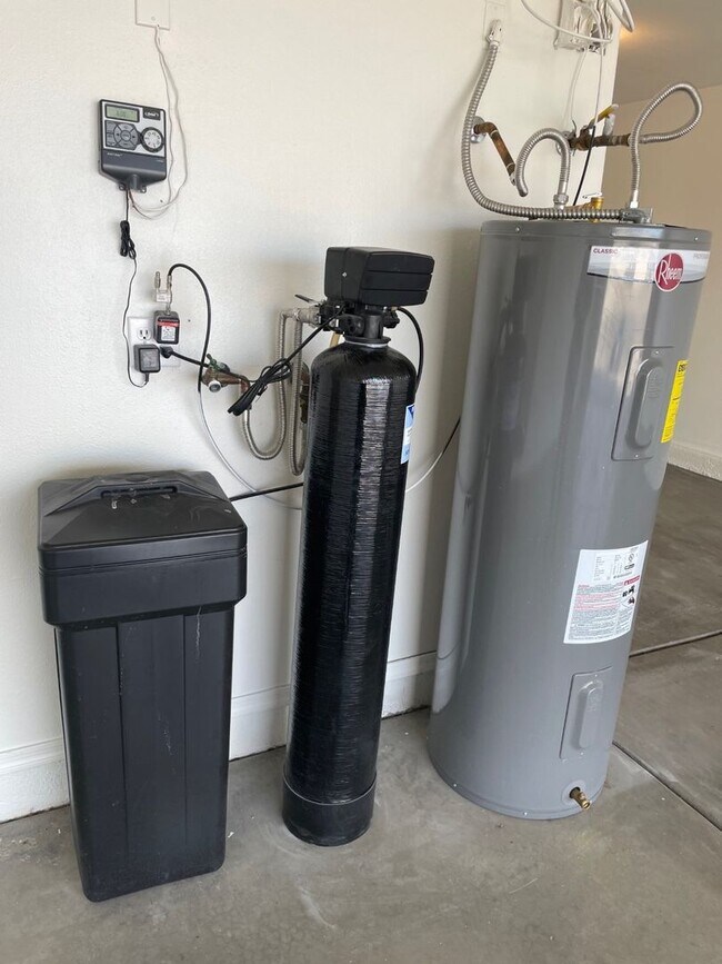 Building Photo - Coming Soon! DO NOT DISTURB TENANTS!