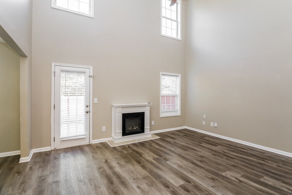 Building Photo - 6805 White Walnut Way