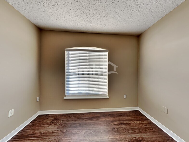 Building Photo - 6679 Gentle Oaks Dr W