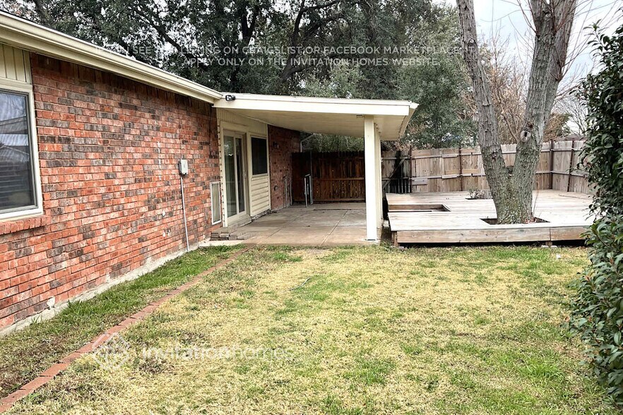 Building Photo - 5001 Thompson Dr