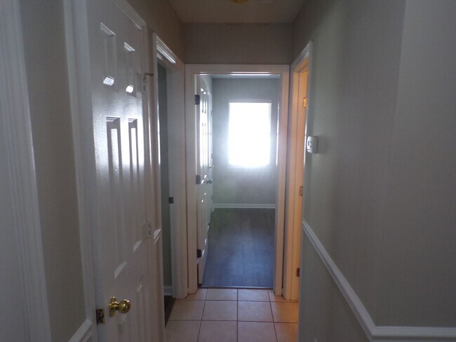 Building Photo - 1019 Furia Dr