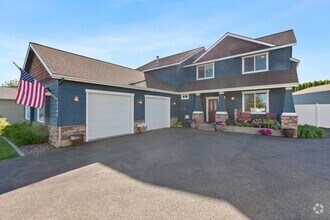 Building Photo - Beautiful, Executive  Home on Cul de Sac i...