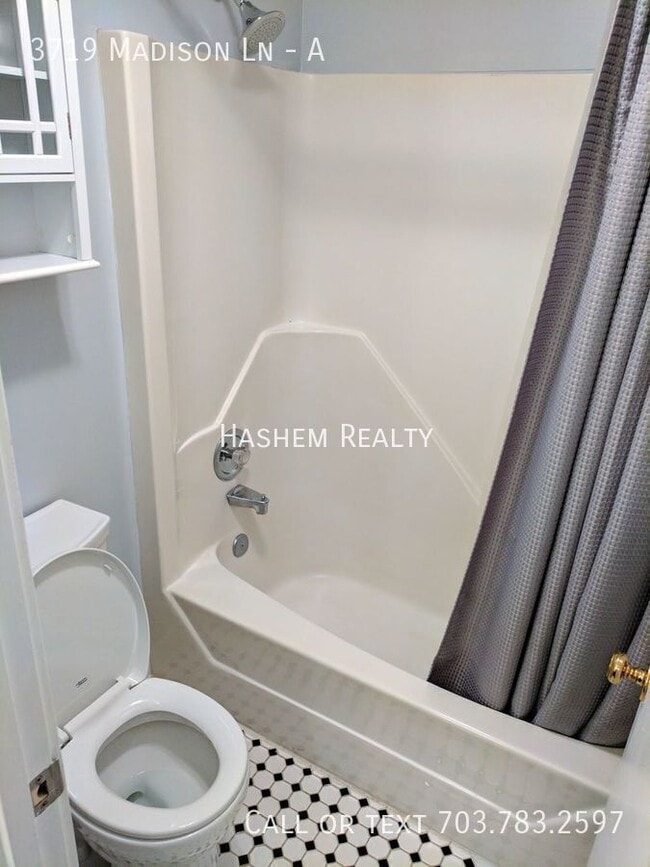 Building Photo - 3719 Madison Ln