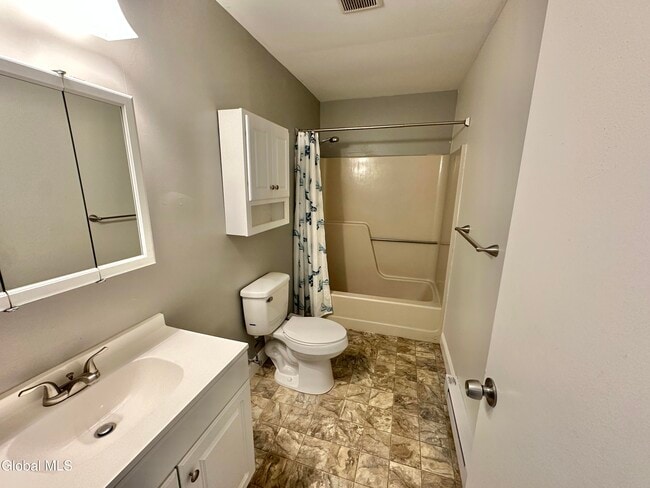 Building Photo - 31 Suncrest Dr