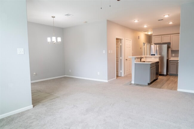 Building Photo - 3915 Brookmeade Dr