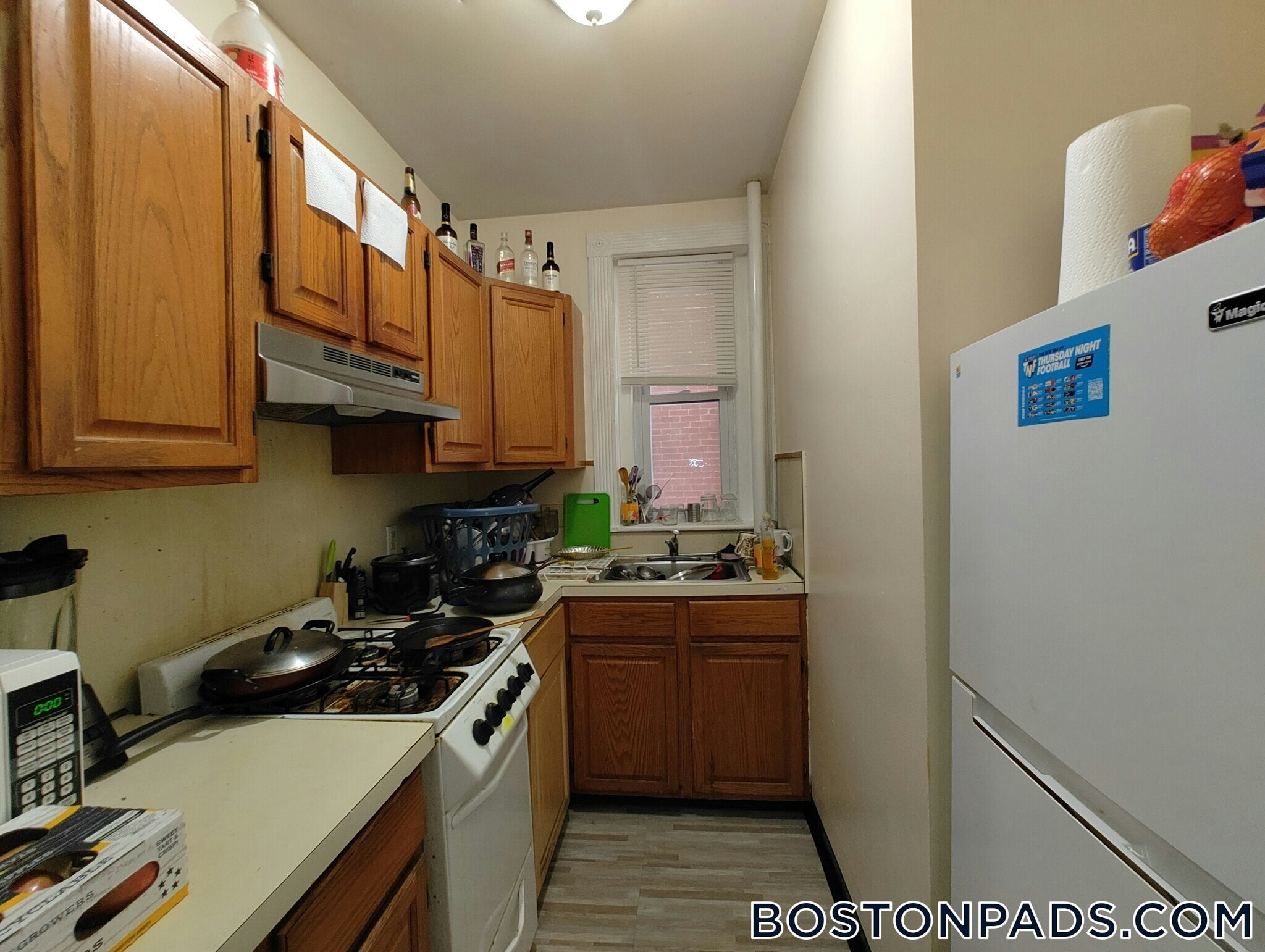 Building Photo - 463 Park Dr