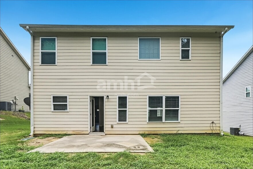 Building Photo - 918 Pine Ln