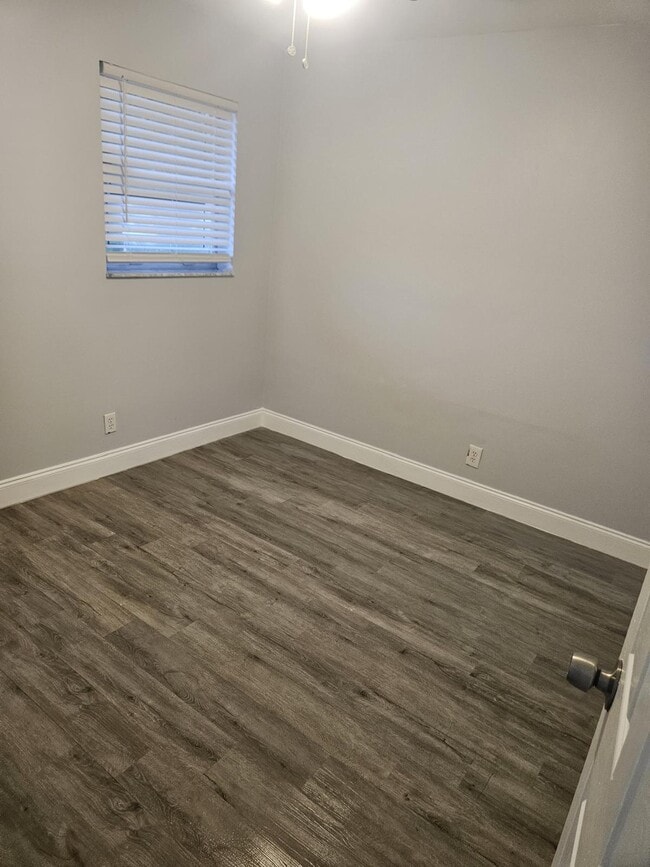 Building Photo - 7355 Woodmont Terrace