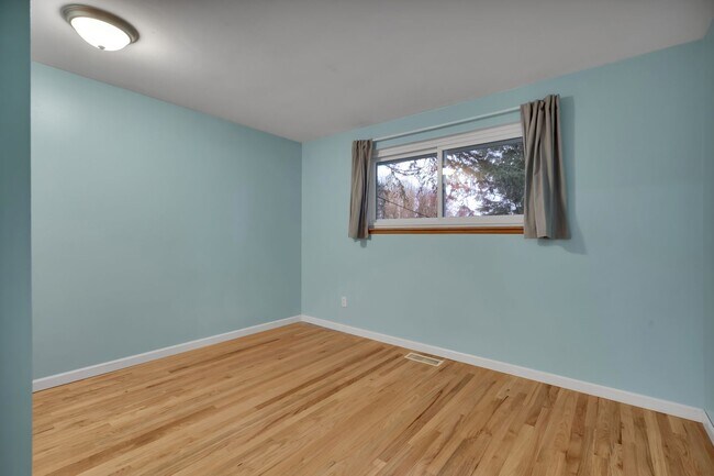 Building Photo - Beautifully Renovated Home in the Heart of Normandy Park