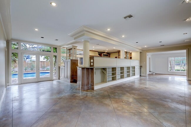 Building Photo - 3020 San Felipe St