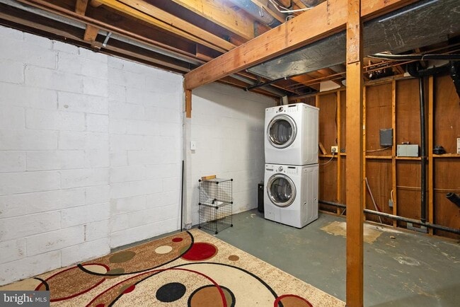 Building Photo - 1851 Sharwood Pl