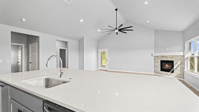 Building Photo - 520 Kearny Ln