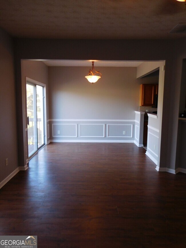 Building Photo - 566 Pond Lillies Rd SE