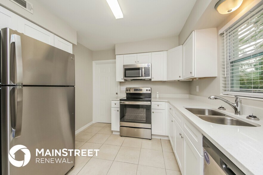 Building Photo - 5312 Wren St