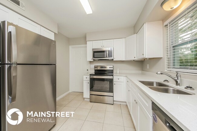 Building Photo - 5312 Wren St